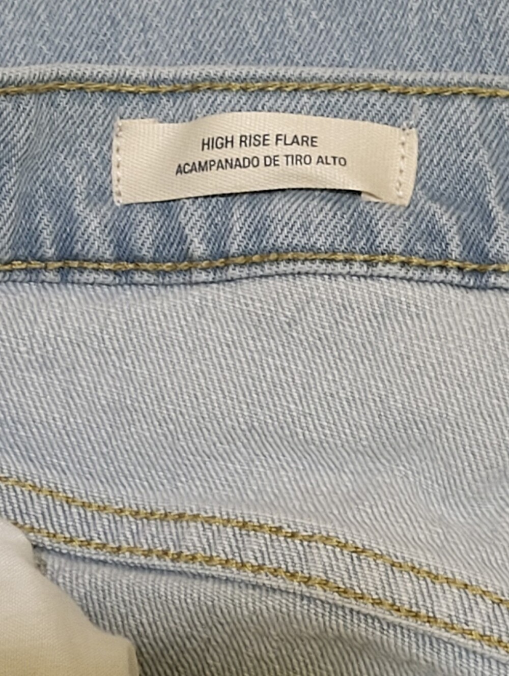 Universal Thread Women's Lightwash High Rise Jeans Size 8S - Picture 3 of 10